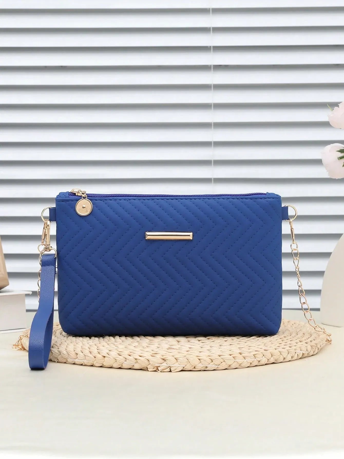 Women's Mini Solid Color PU Wavy Textured Shoulder Handbag With Chain Strap Elegant Crossbody Purse Casual Daily Small Fashion Bag