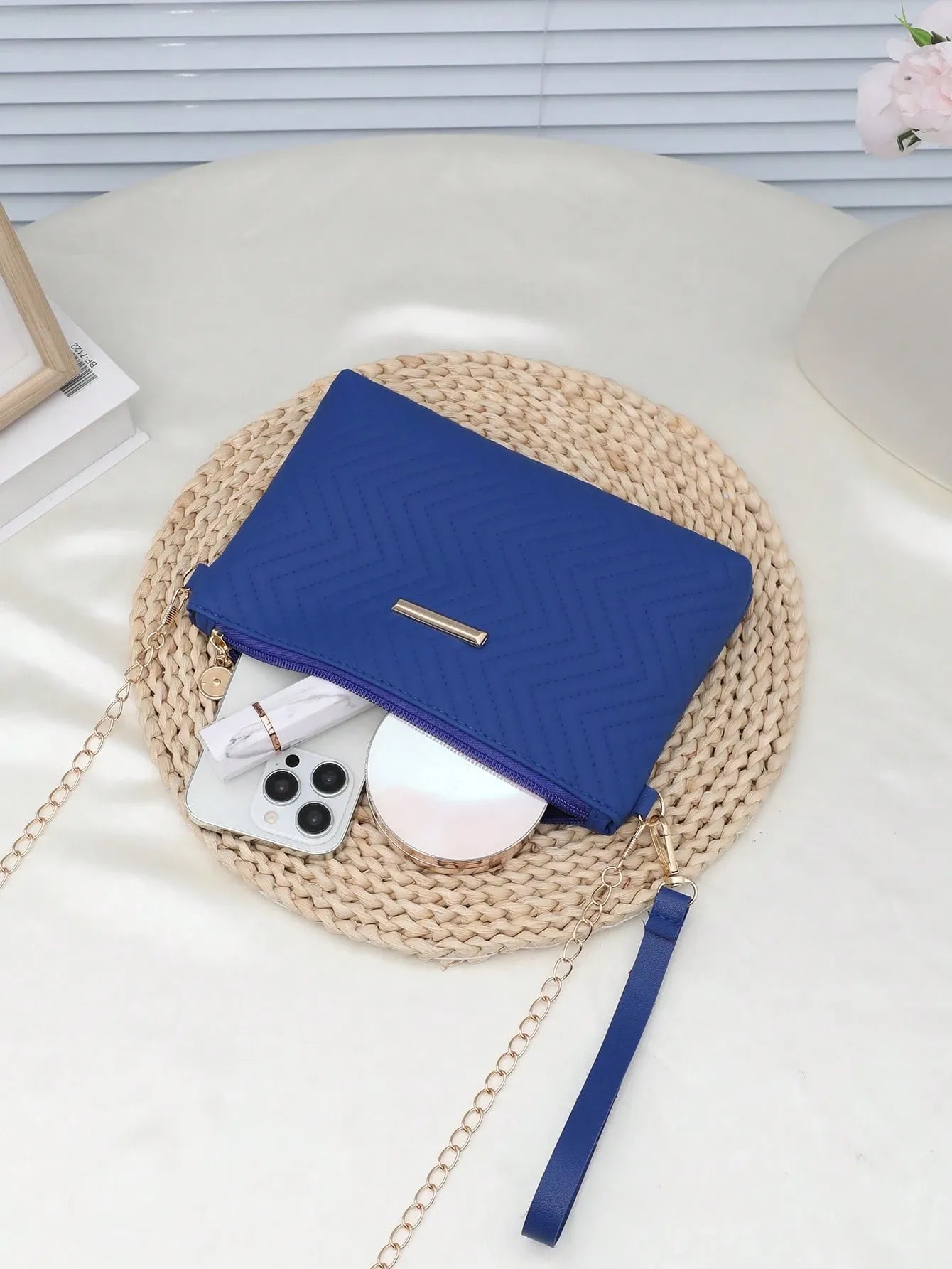 Women's Mini Solid Color PU Wavy Textured Shoulder Handbag With Chain Strap Elegant Crossbody Purse Casual Daily Small Fashion Bag